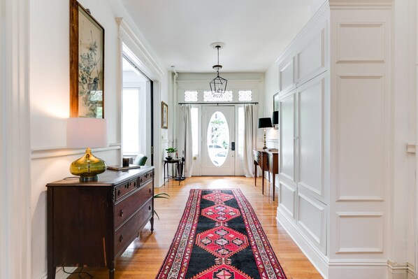 Entryway / Foyer