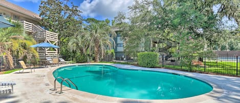 Hilton Head Island Vacation Rental | 2BR | 1.5BA | Stairs Required | 900 Sq Ft