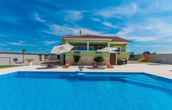 pool