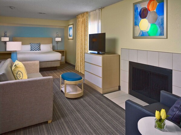 Unit w/ Comfortable bed

Exact unit will be assigned upon arrival. Views, colors and decor may vary.