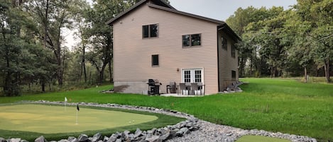 Private, onsite golf practice facility