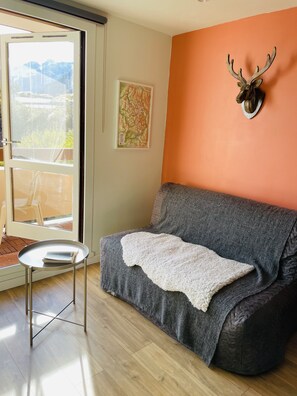 Gemütliche Schlafcouch