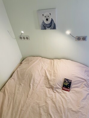 Eingangsbereich mit Doppelbett