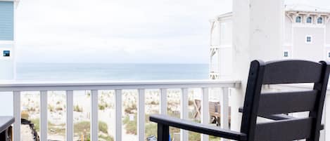 3rd Floor Front Balcony, overlooking 11th Place Beach Access