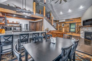 RusticHideaway Riverscape 22