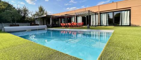 L'atelier Insolite - Heated swimming pool