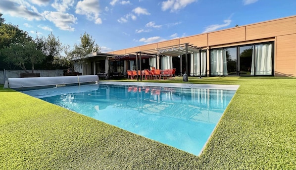 L'atelier Insolite - Heated swimming pool 