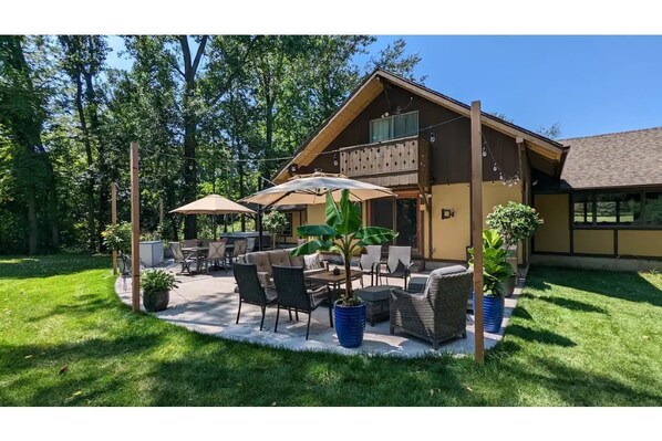 back patio overlooking Olentangy River