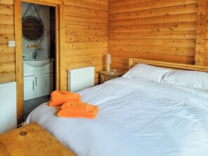 Double bedroom | Ardle Lodge, Enochdhu, near Pitlochy