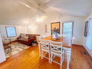 Living Dining Area