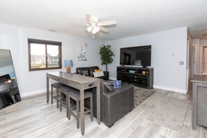 346Main0425_0015