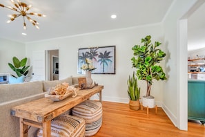 Spacious entry into living and dining room