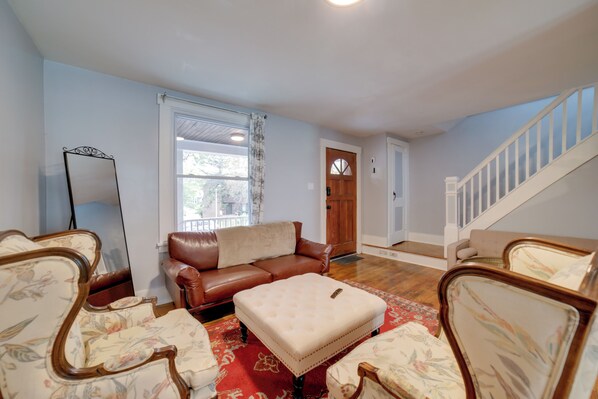 Pittsburgh Vacation Rental | 3BR | 1.5BA | Stairs Required | 1,550 Sq Ft