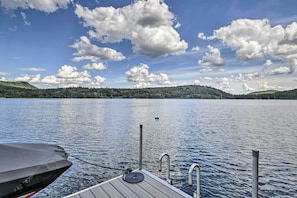 Private Dock | Kayaks Available | Dock Seating