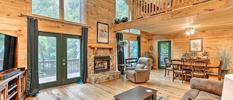 Ellijay Vacation Rental | 3BR | 3BA | 2,068 Sq Ft | Stairs Required to Enter