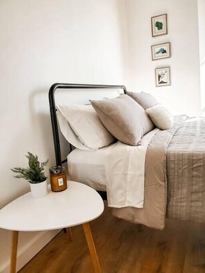 Queen size memory foam mattress