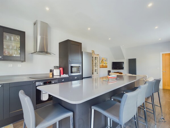 Seaside Cottage, 2 Bedroom Holiday Home 