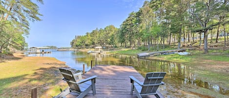 Anderson Vacation Rental | 6BR | 3BA | 3,500 Sq Ft | 1 Step Required for Access