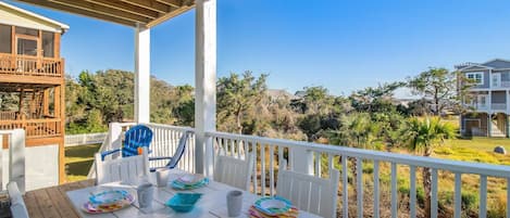 Whether you are a decaf, regular or flavored coffee drinker, this is the view you want to enjoy breakfast. Also a fun spot to play games.