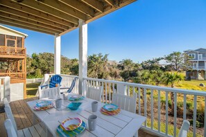 Whether you are a decaf, regular or flavored coffee drinker, this is the view you want to enjoy breakfast. Also a fun spot to play games.