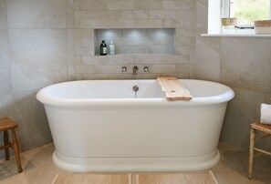 Woodland Retreat, Staffordshire: Roll-top bath, perfect for relaxing