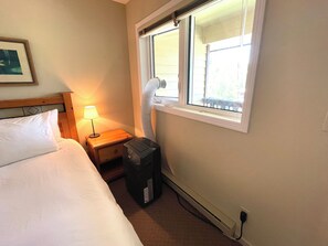 Queen room air conditioning (Available roughly June - September)
