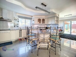 Kitchen area