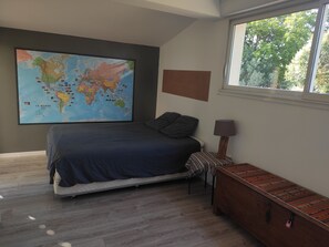 chambre 1 : lit double 160cm