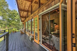 Deck | Smoker Grill | Wildlife Viewing