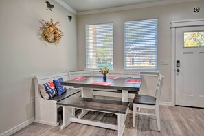 Breakfast Nook | Dishware & Flatware Provided