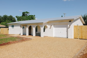 Driveway for 2+ cars