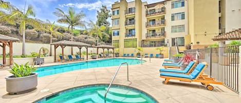 Oceanside Vacation Rental | 2BR | 2BA | Step-Free Access | 357 Sq Ft