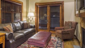 the-innsbruck-aspen-1bed-pres-living-room
