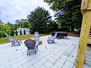 Serene backyard patio & Firepit