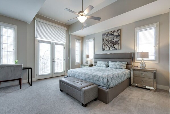 A Master bed fit for Dolly