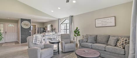 Branson Vacation Rental | 2BR | 2BA | 1,239 Sq Ft | Steps Required to Access