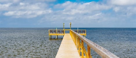 200' lighted fishing pier