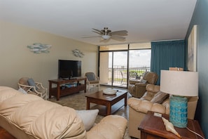 Flat screen tv for all your favorite shows and sports.