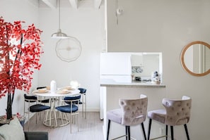 Kitchen & Dining Area