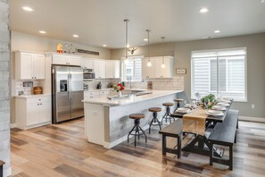 Kitchen & Dining Area | Stainless Steel Appliances | Cooking Basics
