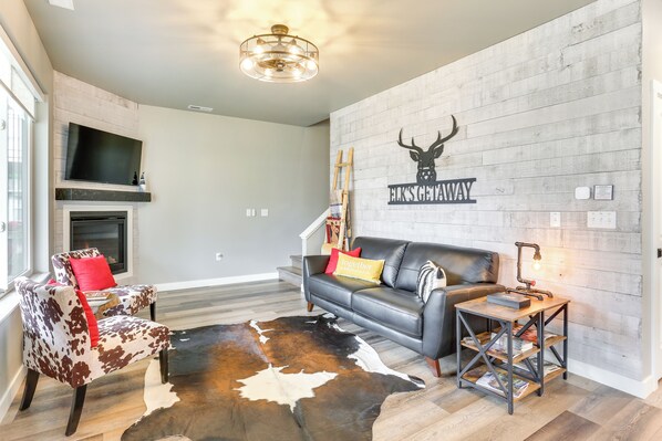 Spearfish Vacation Rental | 5BR | 3.5BA | 2,716 Sq Ft | Steps Required for Entry