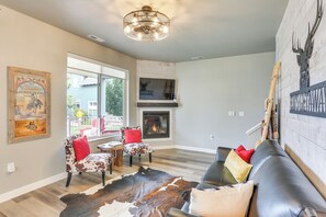 Main Living Area | 1st Floor | Central A/C & Heat | Smart TV | Gas Fireplace