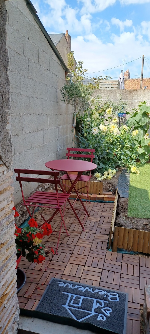 Espace petit déjeuner aux beaux jours