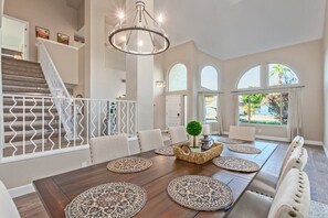 Dining  in elegance