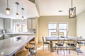 Dining Area | Dining Table | Dishware/Flatware