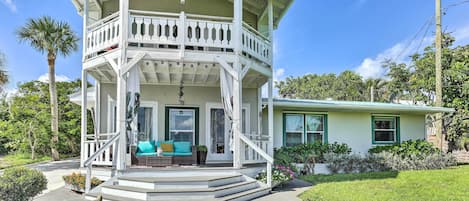 Jensen Beach Vacation Rental | 2,226 Sq Ft | 3BR | 2.5BA | Stairs Required