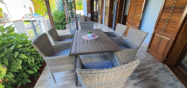 Outdoor dining