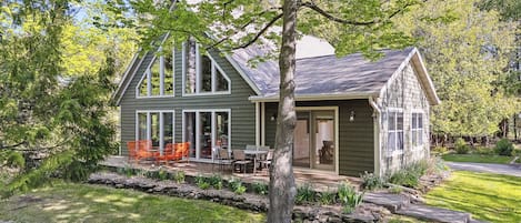 Welcome to Top of the Hill Cabin!