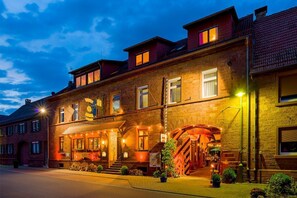 Gasthaus & Hotel Drei Lilien (Werbach)-Außenansicht