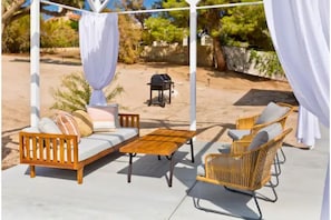 A cabana in the desert? Who says you can’t have it all?